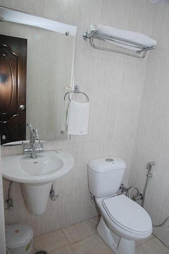 ホテル Crown Royale デヘラードゥーン 部屋 写真